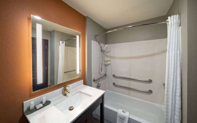 La Quinta Inn & Suites by Wyndham Olathe