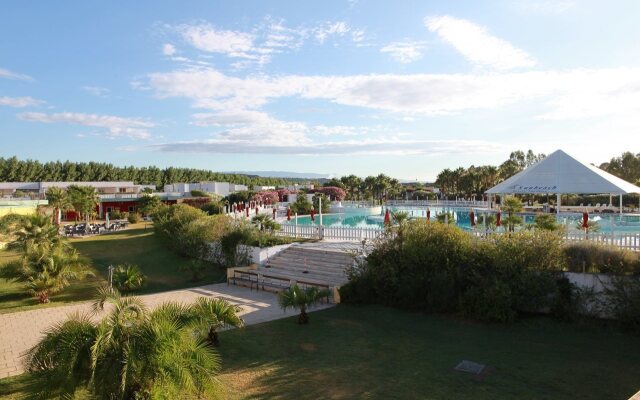 Курортный отель Club Esse Sunbeach