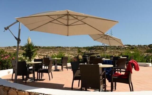 Calamadonna Club Hotel-Resort -Vista Isola dei Conigli