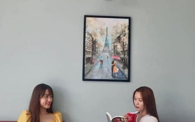 Golden Walls Homestay