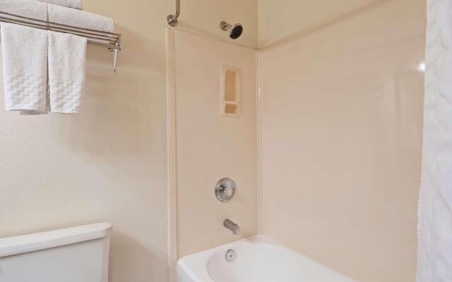 Best Western Plus Villa Del Lago Inn Patterson