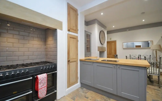 Oak Terrace Cottage
