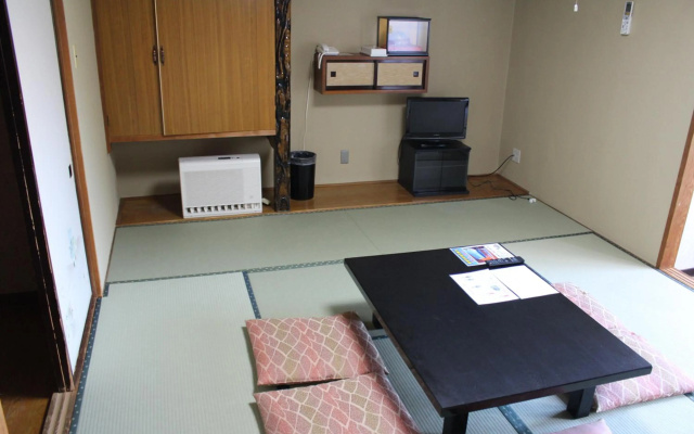 Yamadaya Hotel – Guest Rooms – Fujikawaguchiko