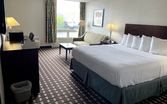 Days Inn by Wyndham Fort Wright Cincinnati Area