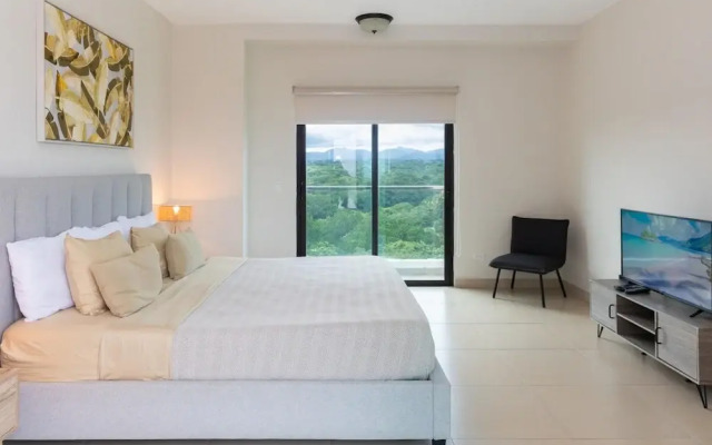 The Golf-view Condo by Acomodo