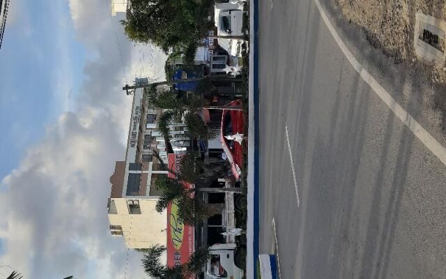 Aquari Travellers Inn