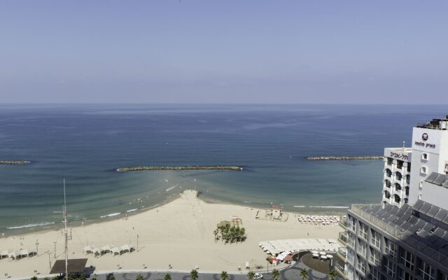 Luxurious 2BR with Panoramic Sea View