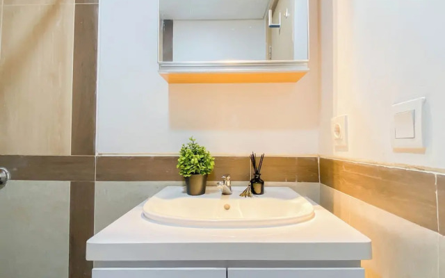 Neat And Simple 2Br At Meikarta Apartment