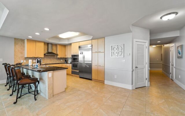 Crc1202 3 Bedroom Condo