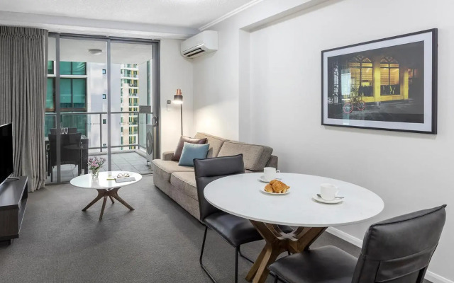 Oaks Brisbane on Margaret Suites