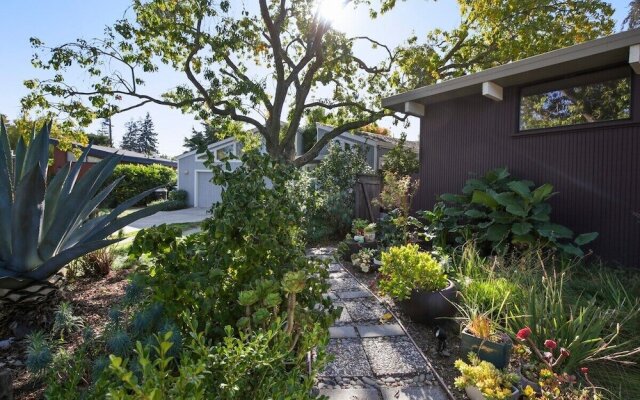 Cute and Cozy Studio in Palo Alto