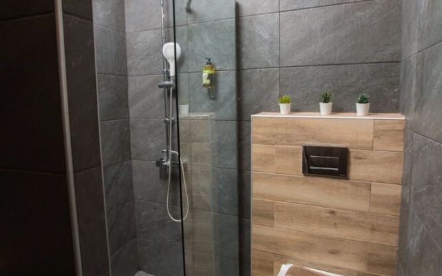 Raise Acropolis View Suites