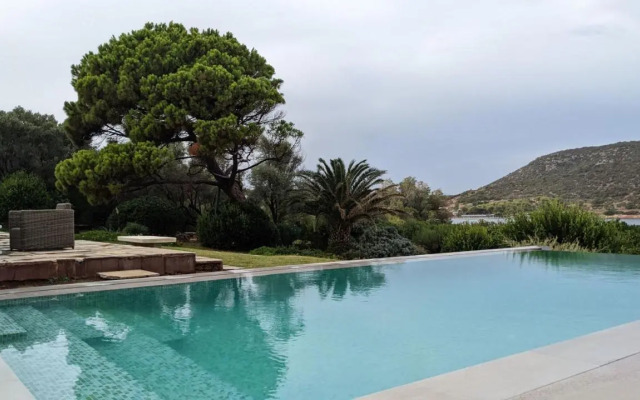 Summer Villa in Porto Rafti