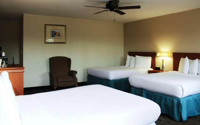 Rodeway Inn Near University-Gateway to Yosemite