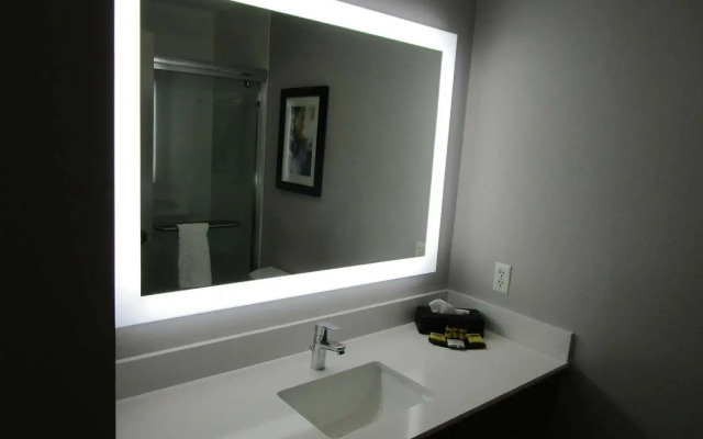 OYO Townhouse Oklahoma City Penn Square