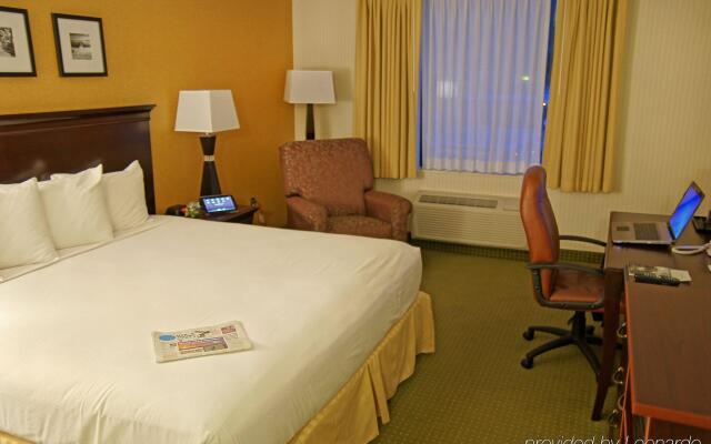 Country Inn & Suites by Radisson, Traverse City, MI