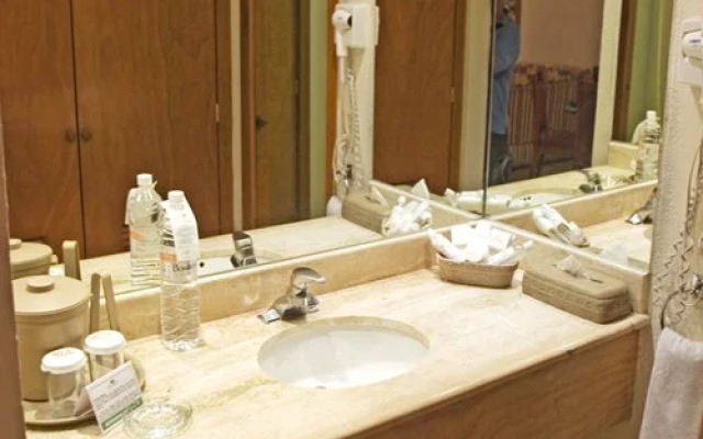 Mayan Sea Garden at Vidanta Acapulco - 5 Nights, Acapulco, Mexico