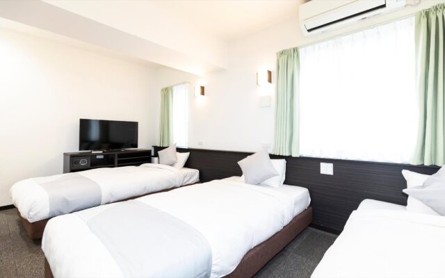 Universal Hotel Reborn
