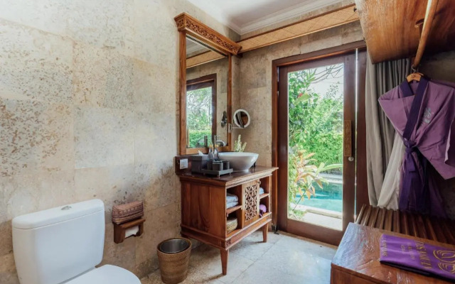 Swan Keramas Bali Villas