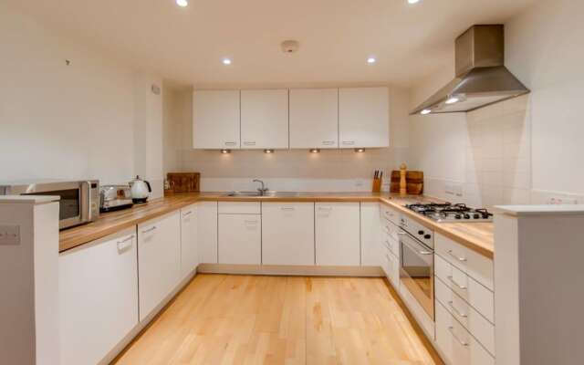 Stylish And Spacious Grassmarket 2Bed 2Bath