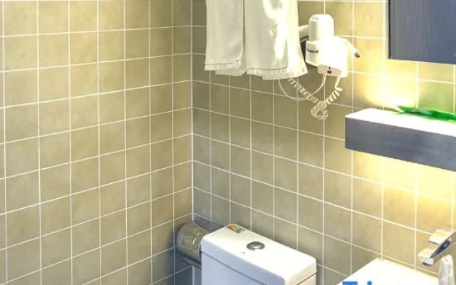 Pod Inn Hotel (Nanjing Sun Yat-sen's Mausoleum Maqun Subway Station) – Bathroom – Nanjing