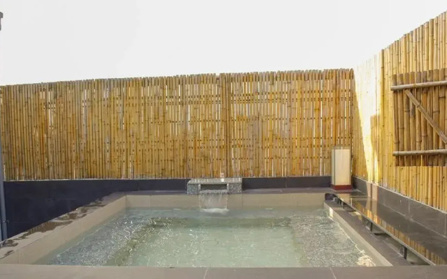 Ocean Hotel 2