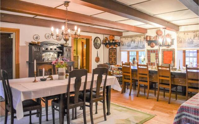 Nice Home In Annelv With 4 Bedrooms And Wifi