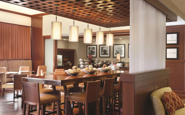 Hampton Inn & Suites Mystic