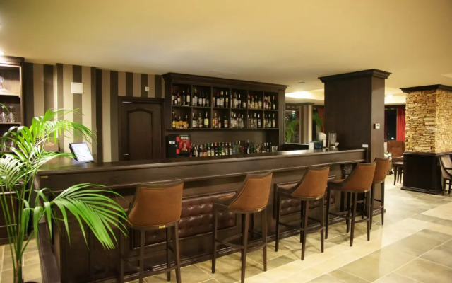 Royal Park Apartments