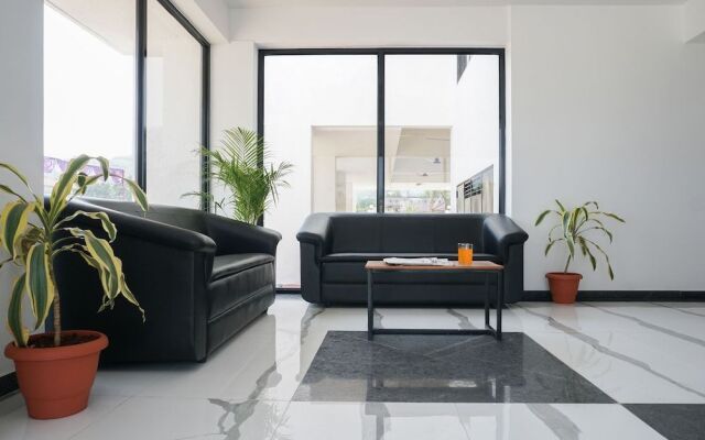 OYO 14437 Casa Fedora