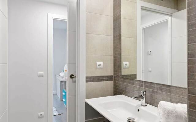 Stunning 2 Bed Apt, Sleeps 6 nr Adelfas