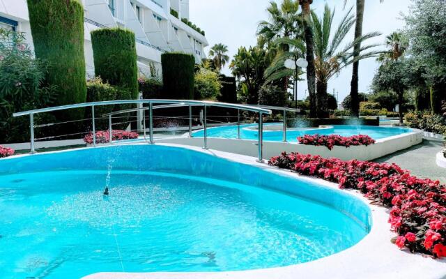 Marbella House by EaW Homes