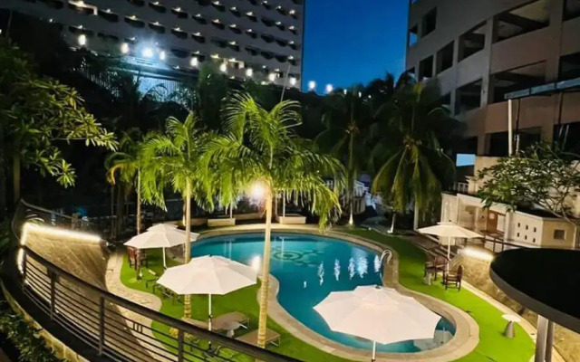 Grand Eska Hotel & Suite