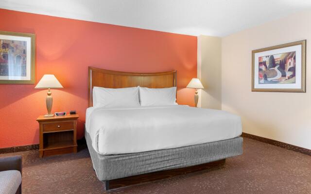 Holiday Inn Express Chicago-Downers Grove, an IHG Hotel