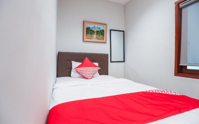 OYO 135 Menteng Guest House