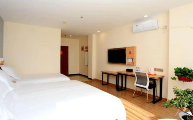 Boxing Huayi Chain Hotel (Bobai Shopping Plaza)