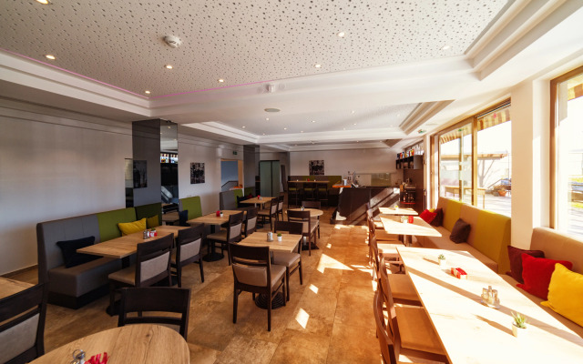 Arion Airport Hotel