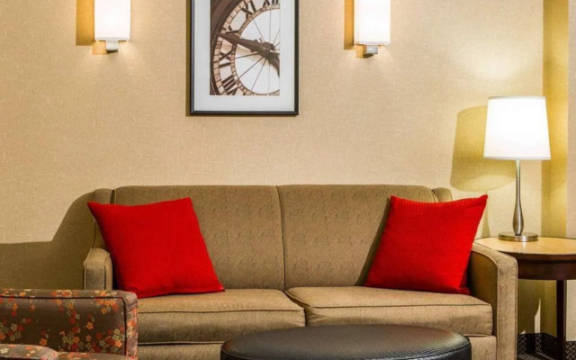 Cambria Suites Traverse City