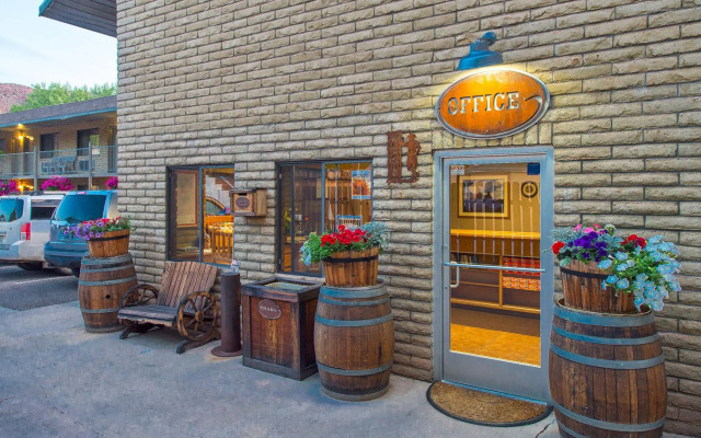 Moab Rustic Inn