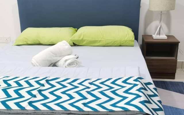 Woodsbury Suite by Homez Suite