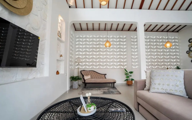 Casa Lova - Luxury 2 BR Villa with Pool