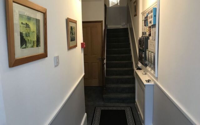 Lynwood House