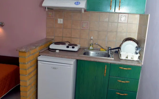 Alexandros Apartments