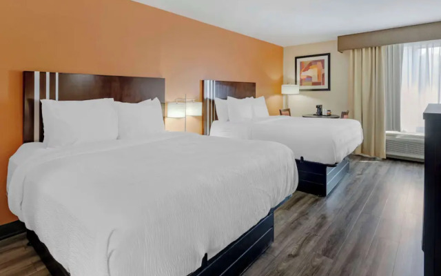 Spark by Hilton Kimball Hotel