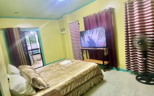 Lens Staycation 2bdr 1BR Ktchn-upstairs