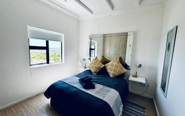 Big Bay Stunning Upmarket Apartment