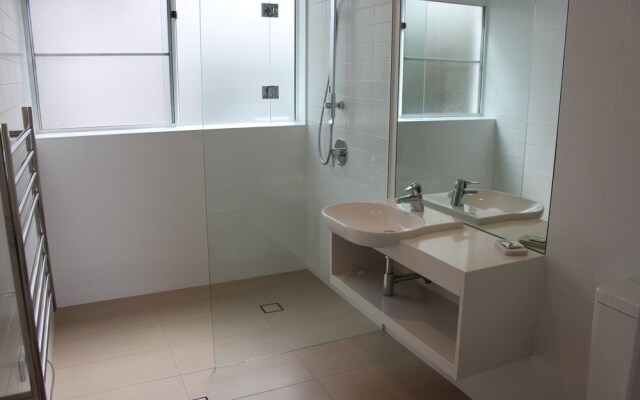 22 ON COAST - (Weekly Only)