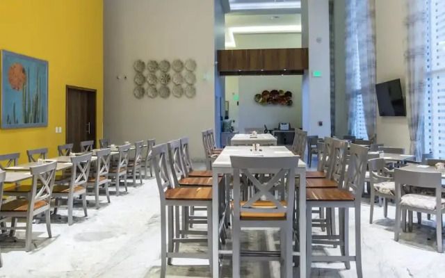 Holiday Inn Express & Suites Ciudad Obregon