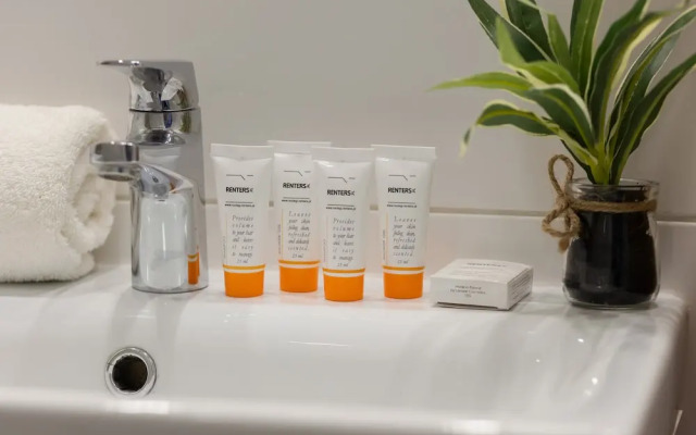 Bright Studio With Balcony by Renters