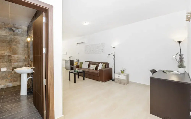 Summer Breeze Comfort Apartment